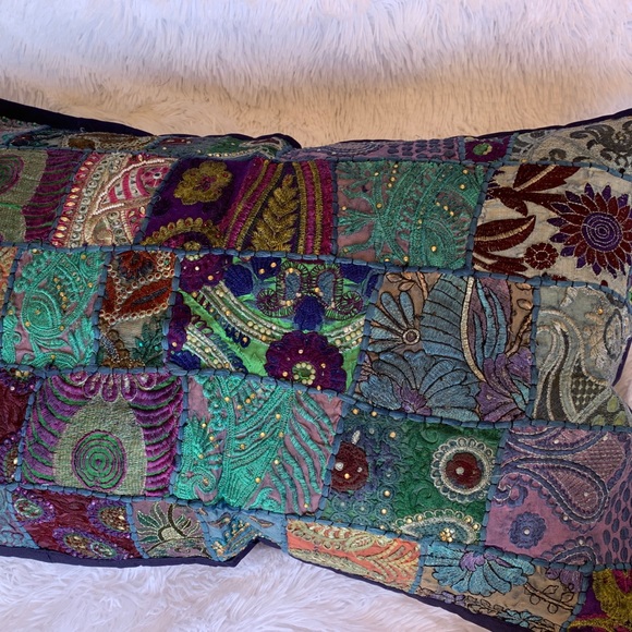 Vintage Style Embroidered Decorative Pillow Cover - Picture 6 of 7